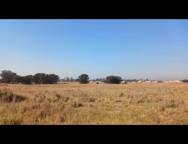 8,908M² VACANT LAND FOR SALE IN UNITAS PARK